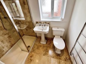 En suite- click for photo gallery